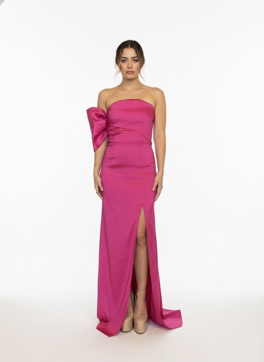 Vestido moño en un brazo rosa