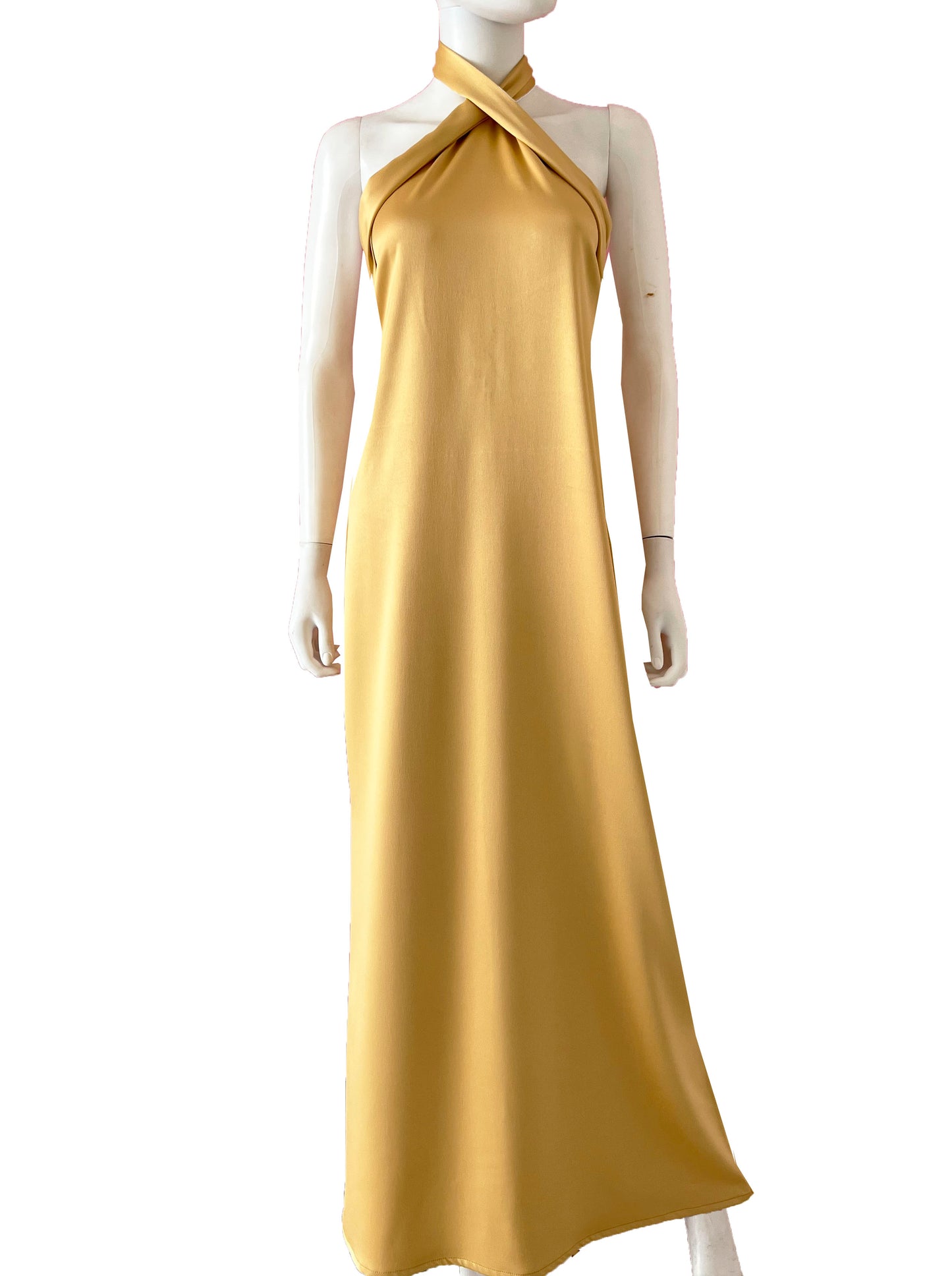Vestido halter dorado.