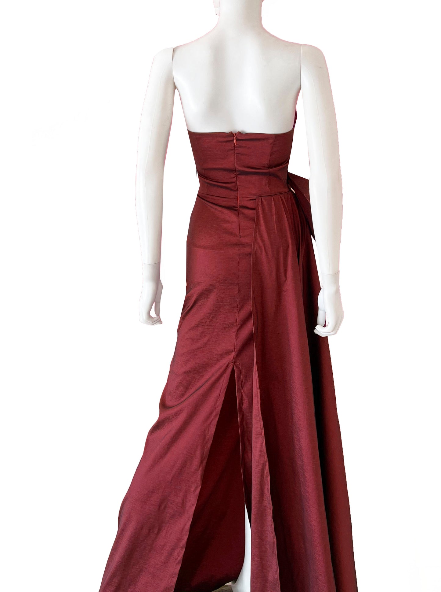 Vestido cauda lateral con moño vino