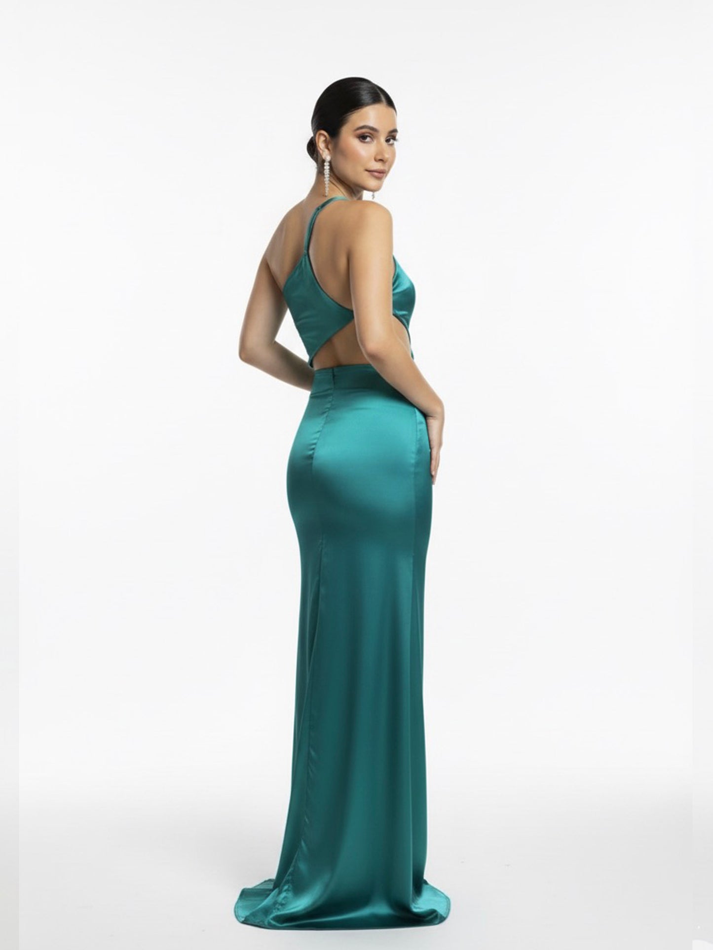 Vestido triángulo en espalda turquesa.