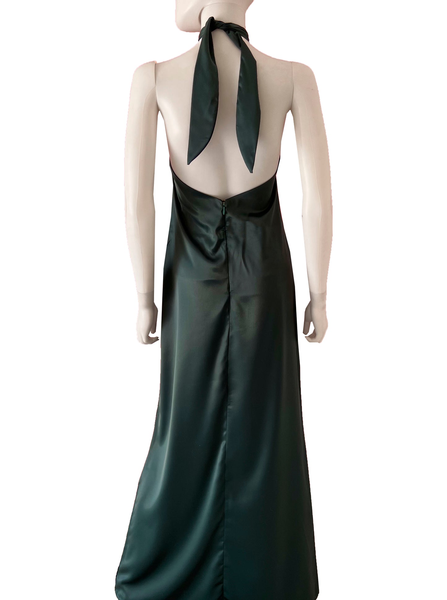 Vestido halter satén verde .