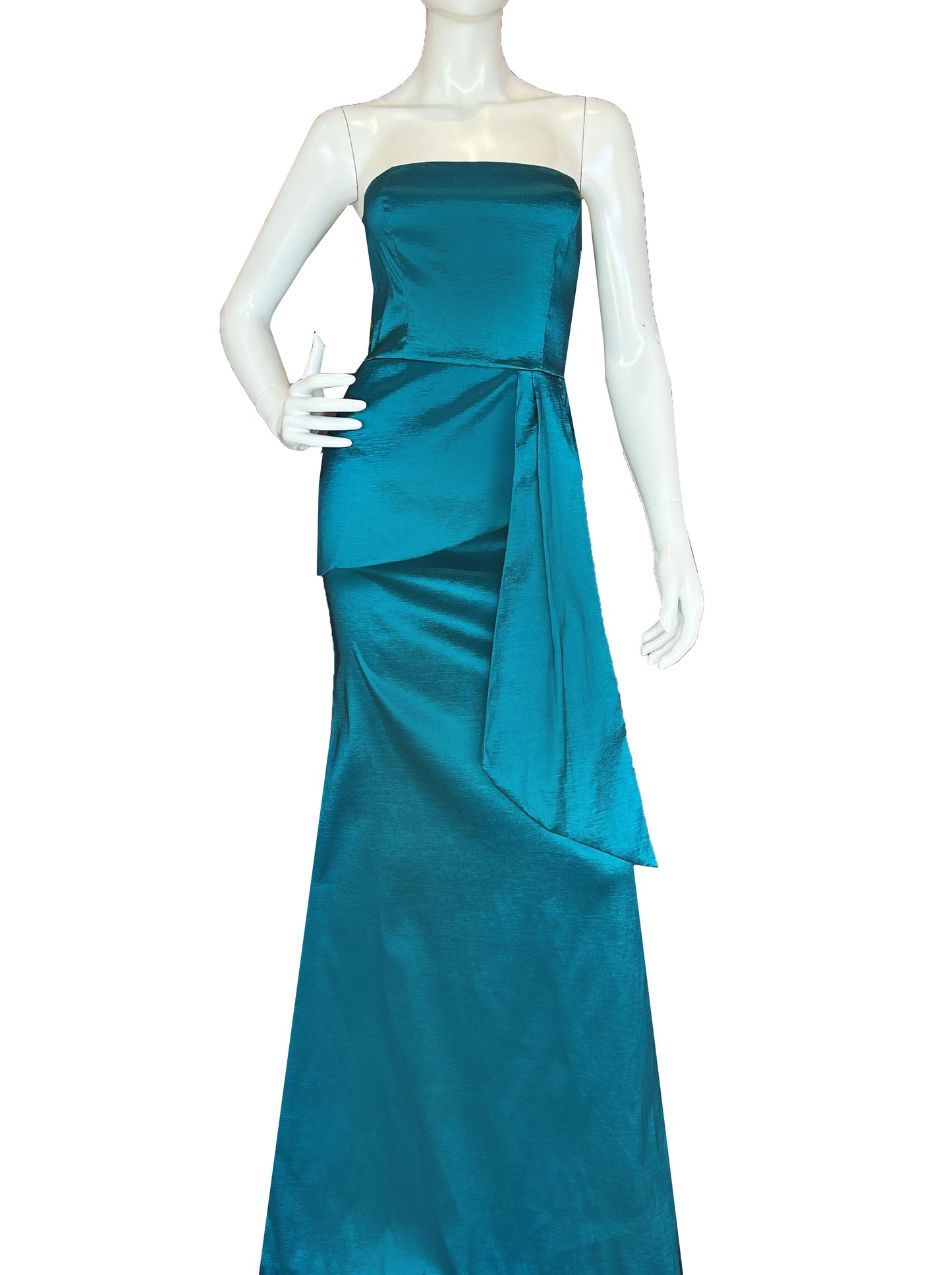 Vestido strapless turquesa.