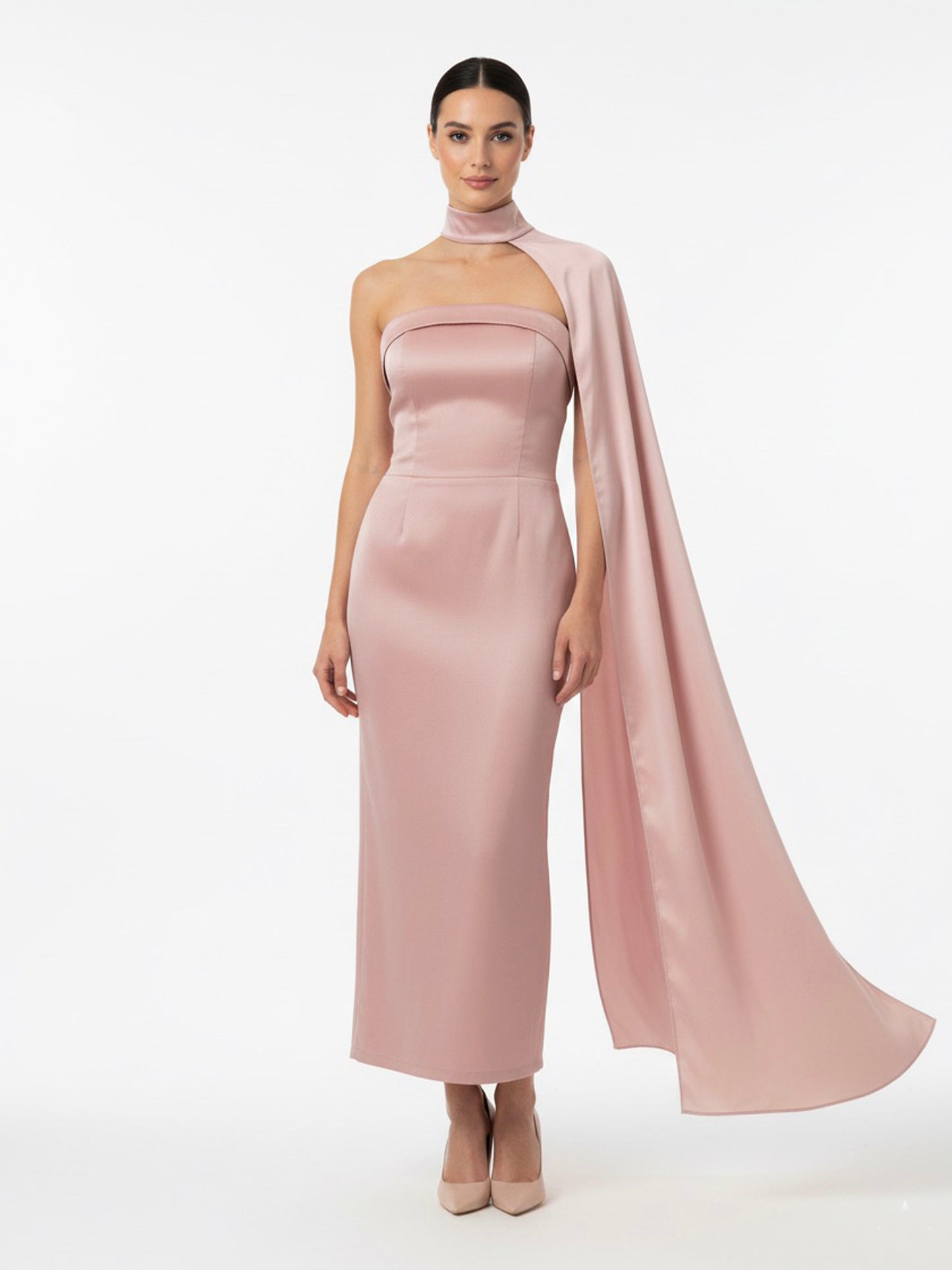 Vestido capa del lado rosa palo.