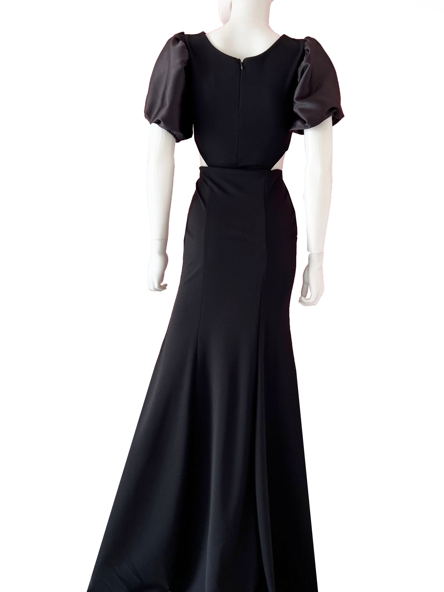 Vestido mangas globo y cortes negro.