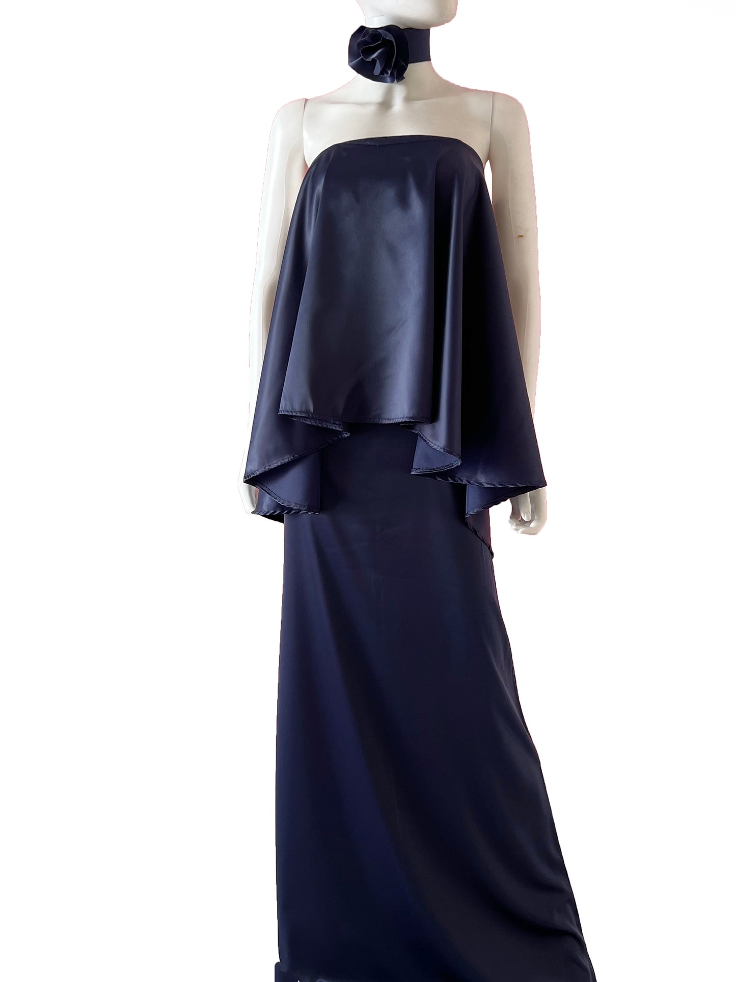 Vestido choker flor blusa volante.
