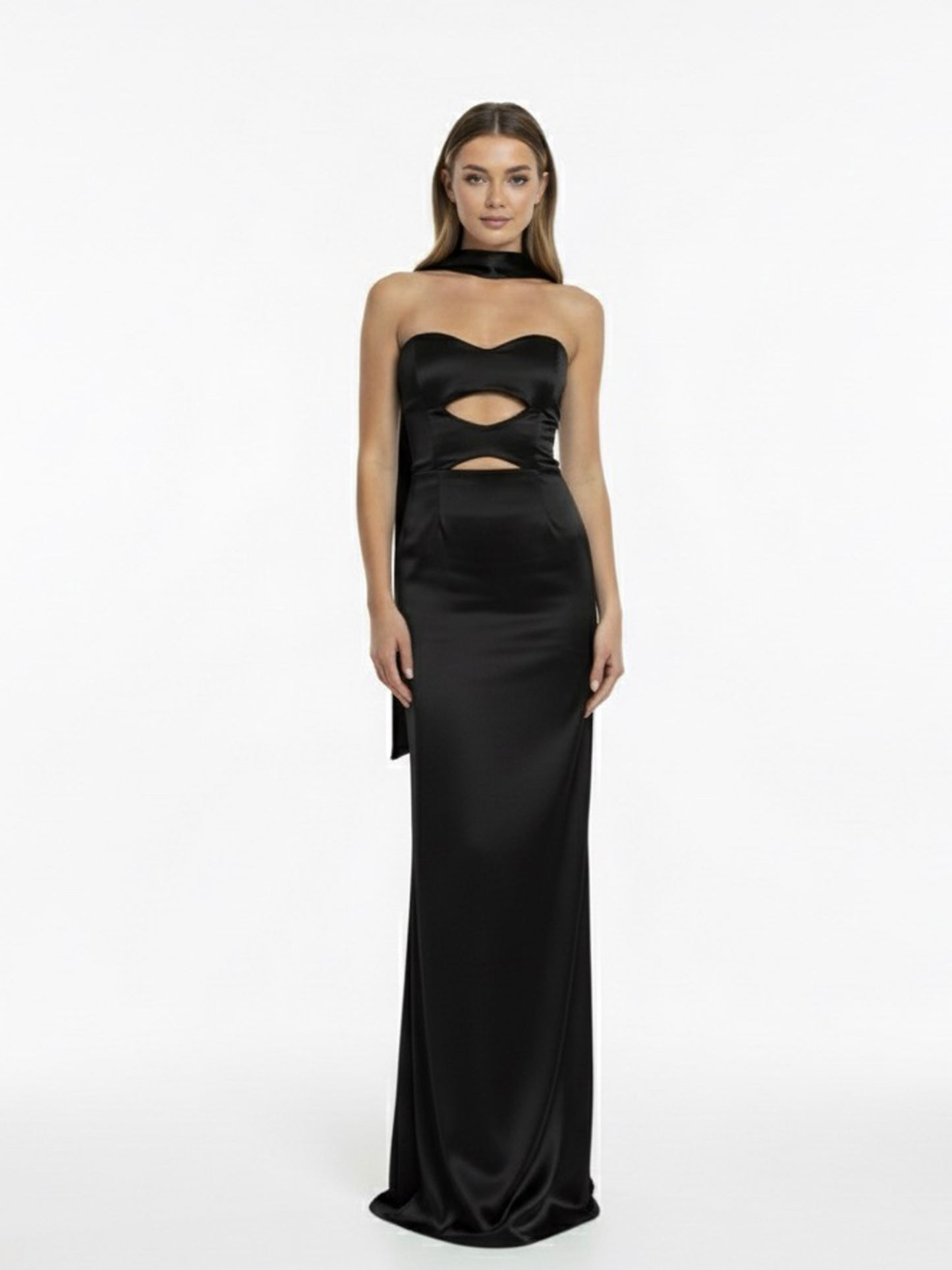 Vestido coutout cinta en cuello negro