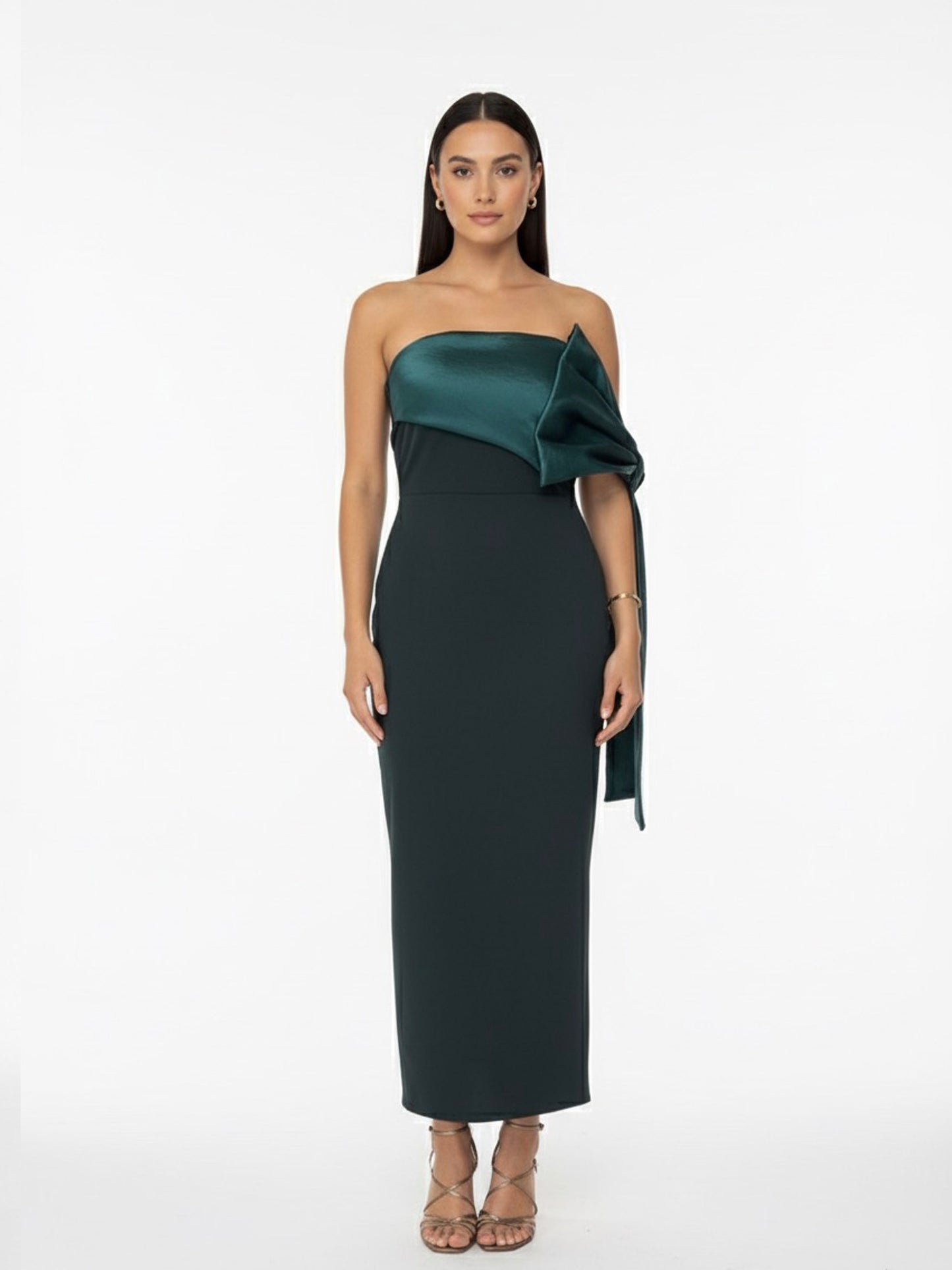 Vestido moño en brazo midi verde botella.