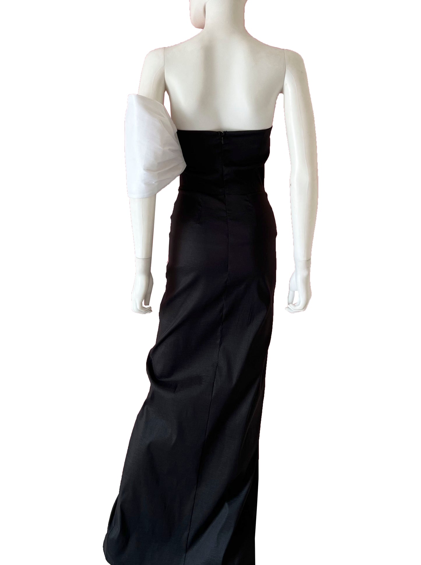 Vestido moño en un brazo negro ivory