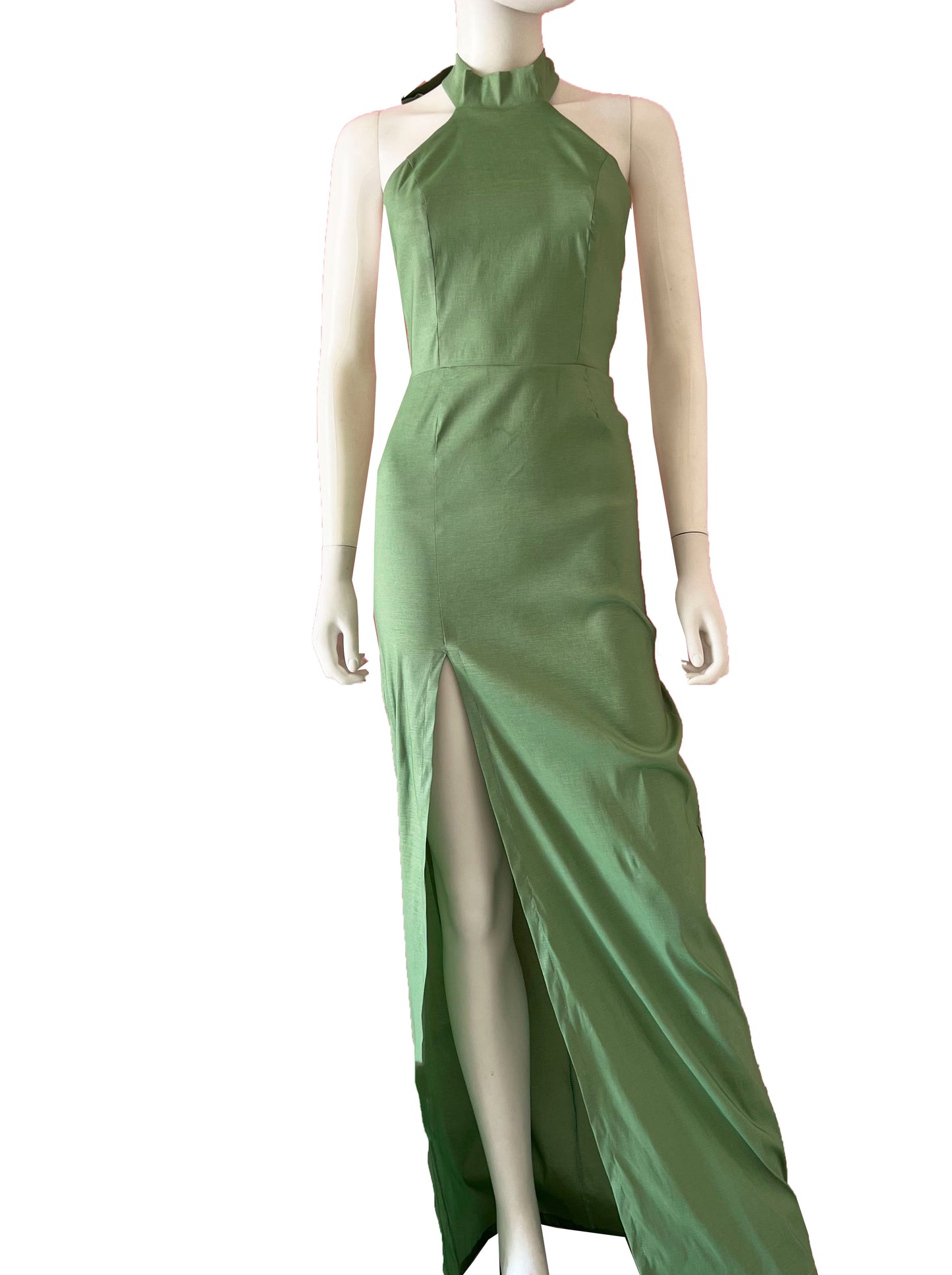 Vestido halter espalda escote verde.