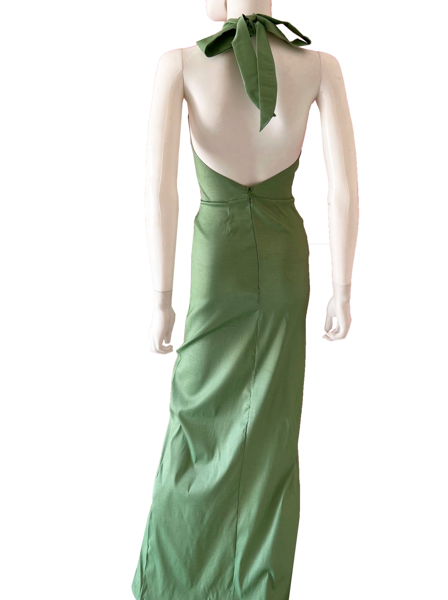 Vestido halter espalda escote verde.