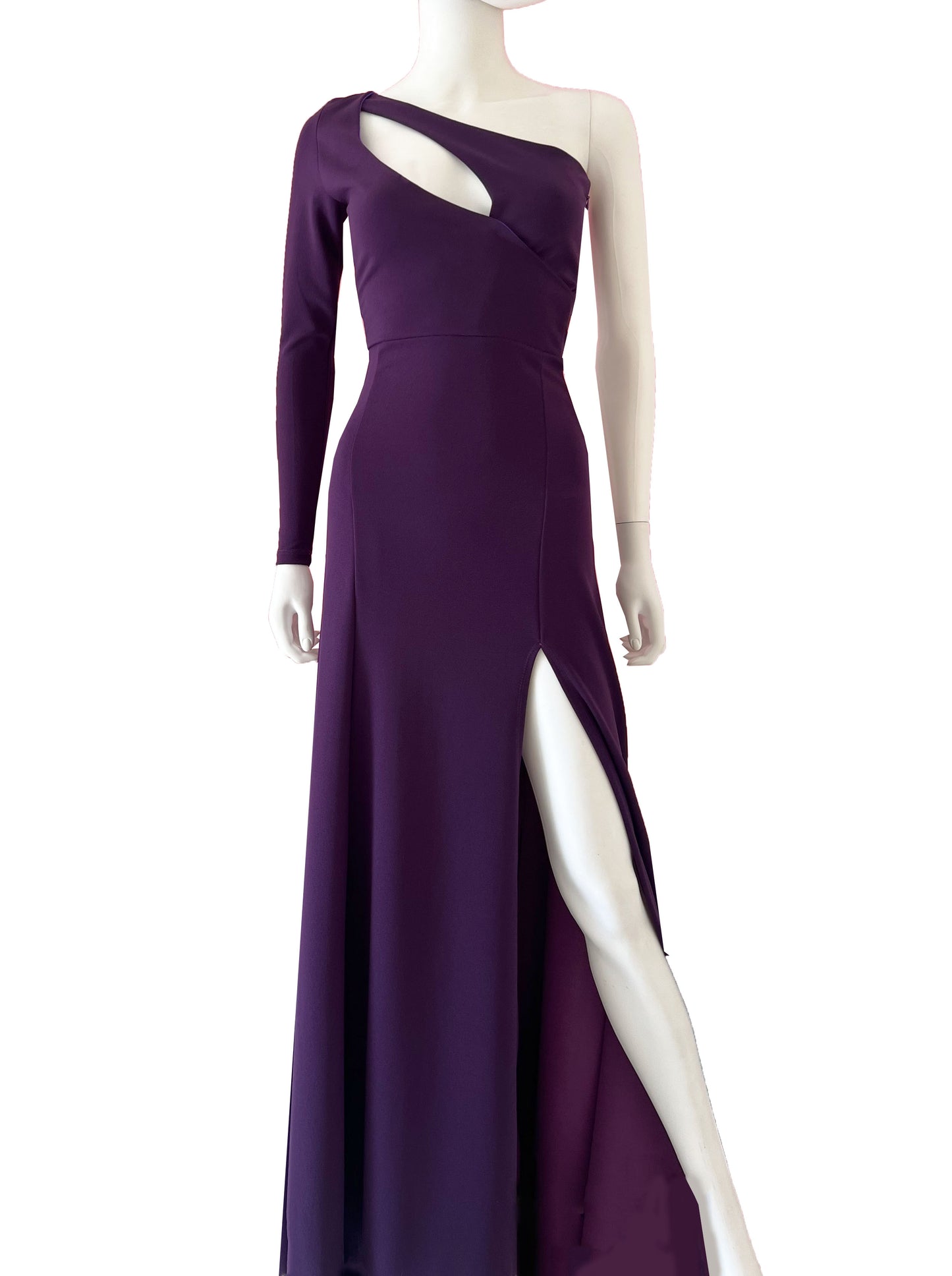 Vestido corte en pecho uva.