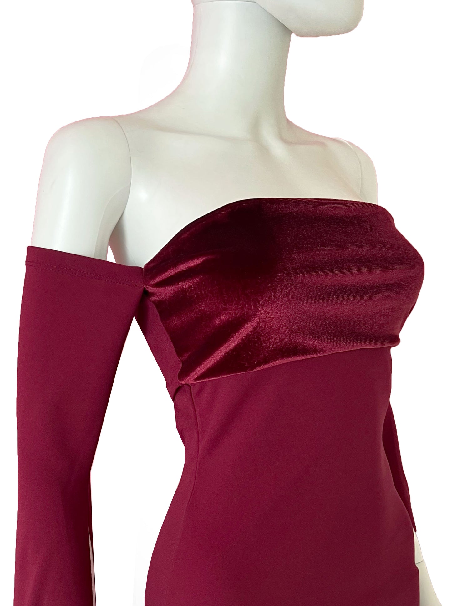 Vestido mangas colgantes tinto.
