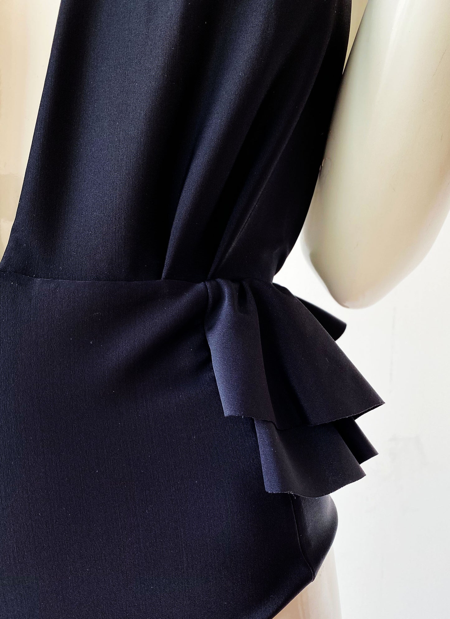 Monokini halter olanes negro.