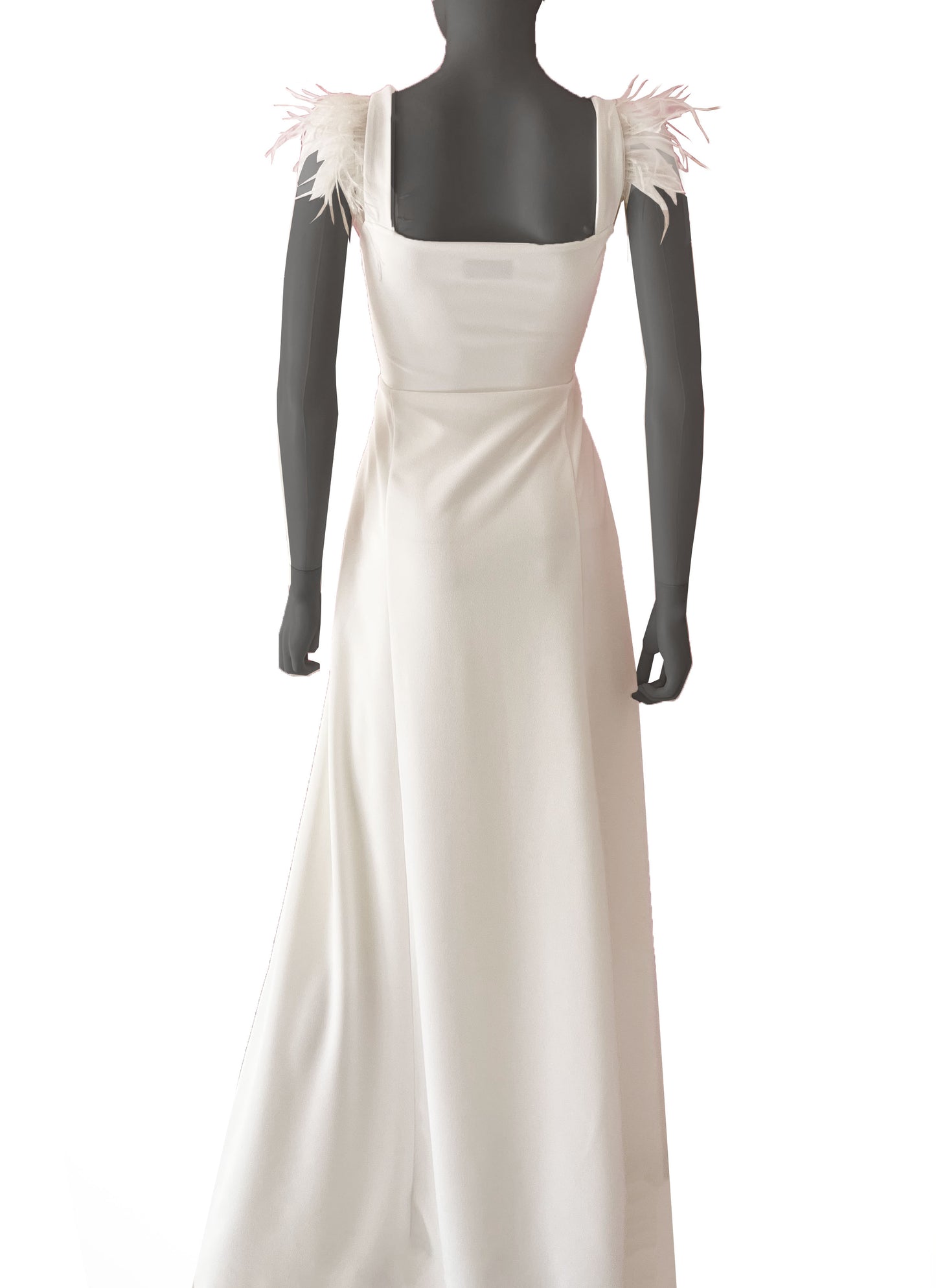 Vestido plumas en hombro ivory.