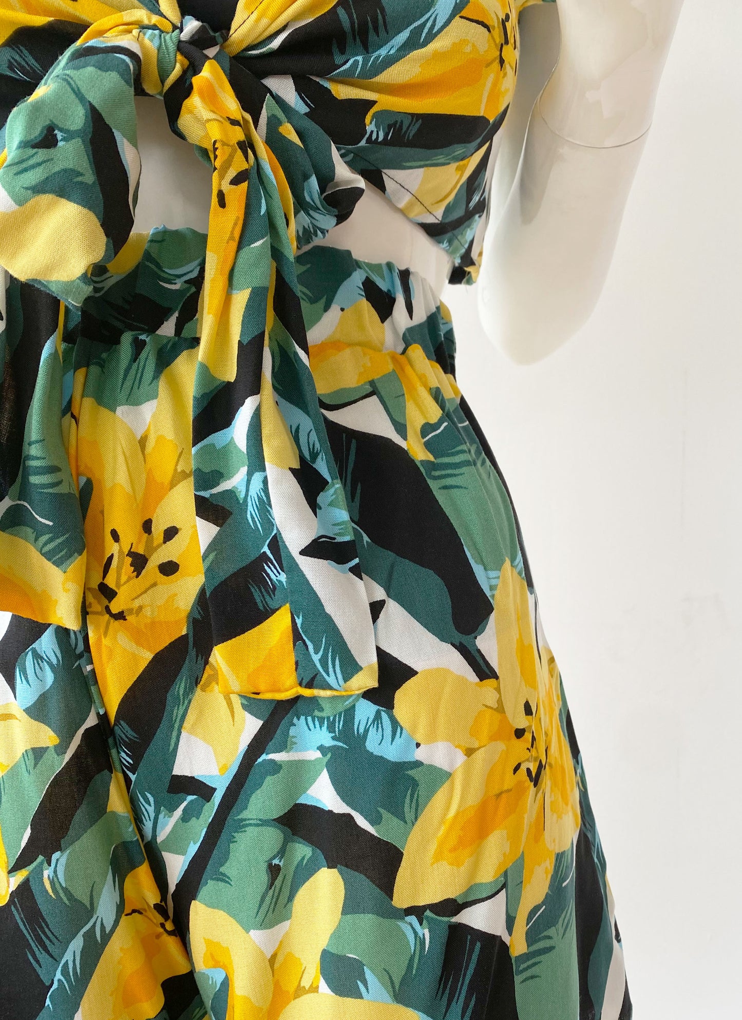 Set tropical .