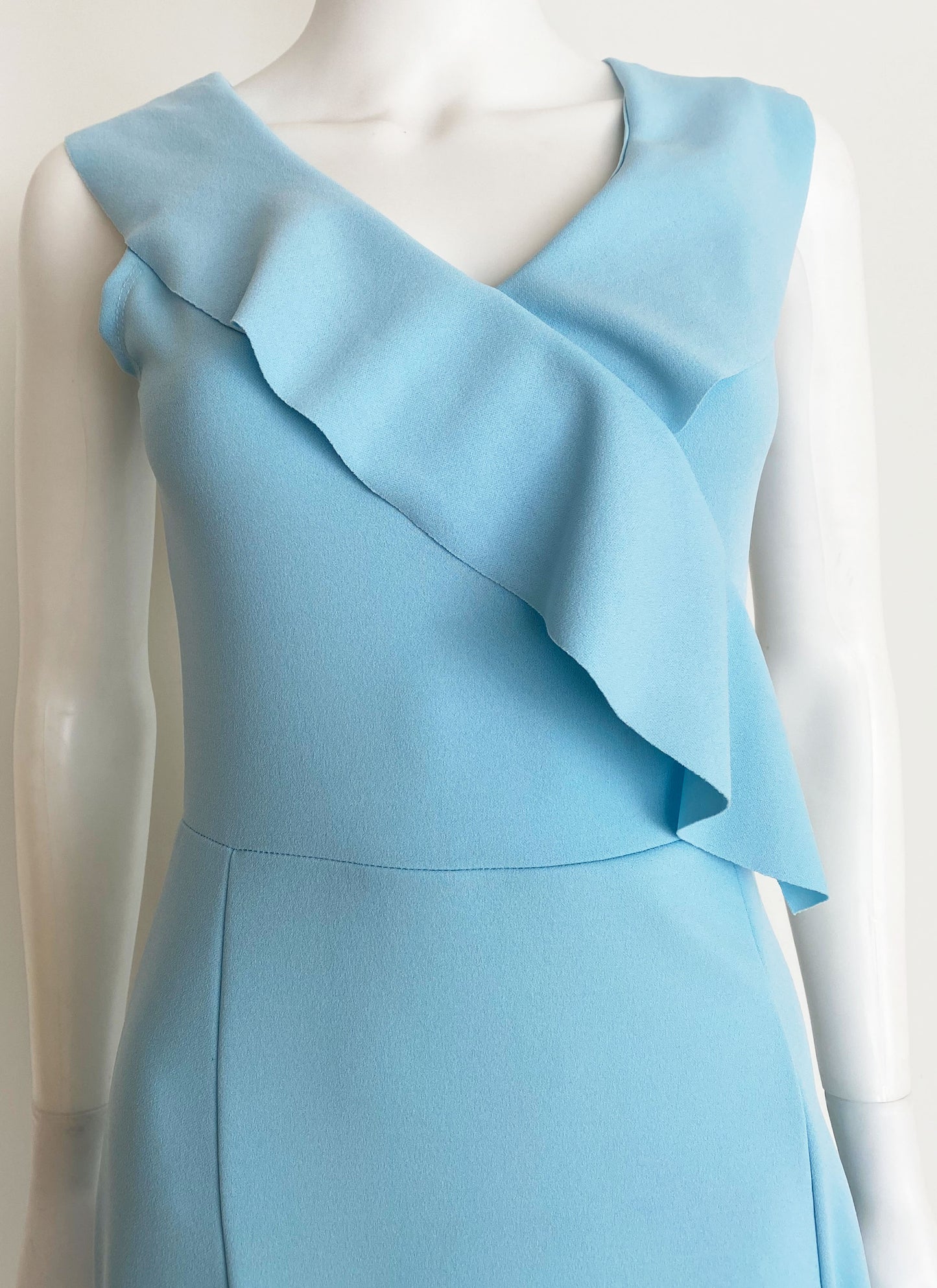 Vestido cuello V. azulcielo