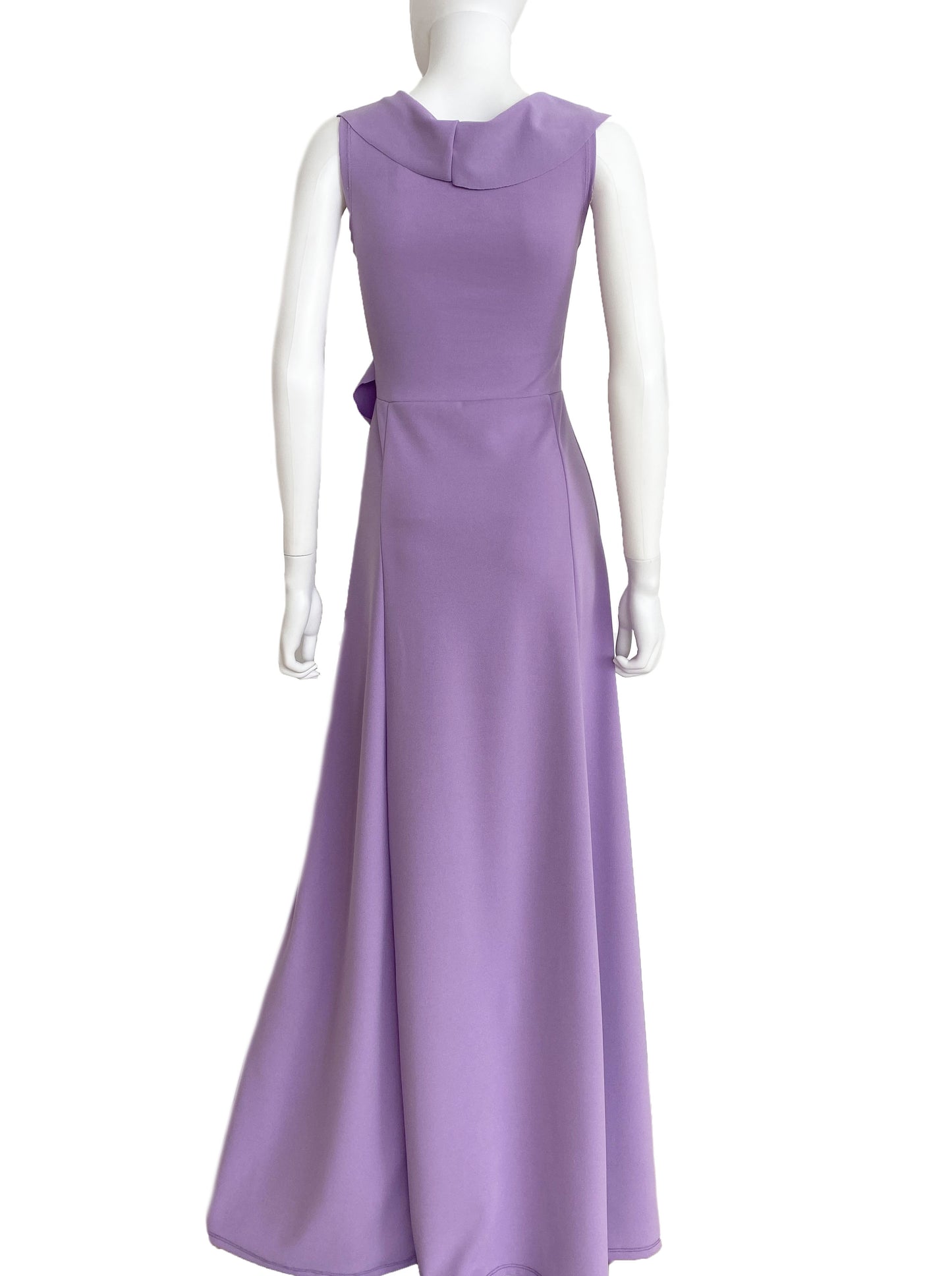 Vestido cuello V. lila