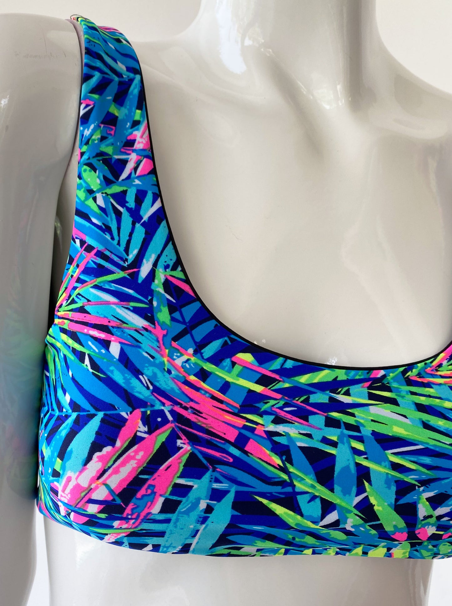 Top tirante tropical/azul.