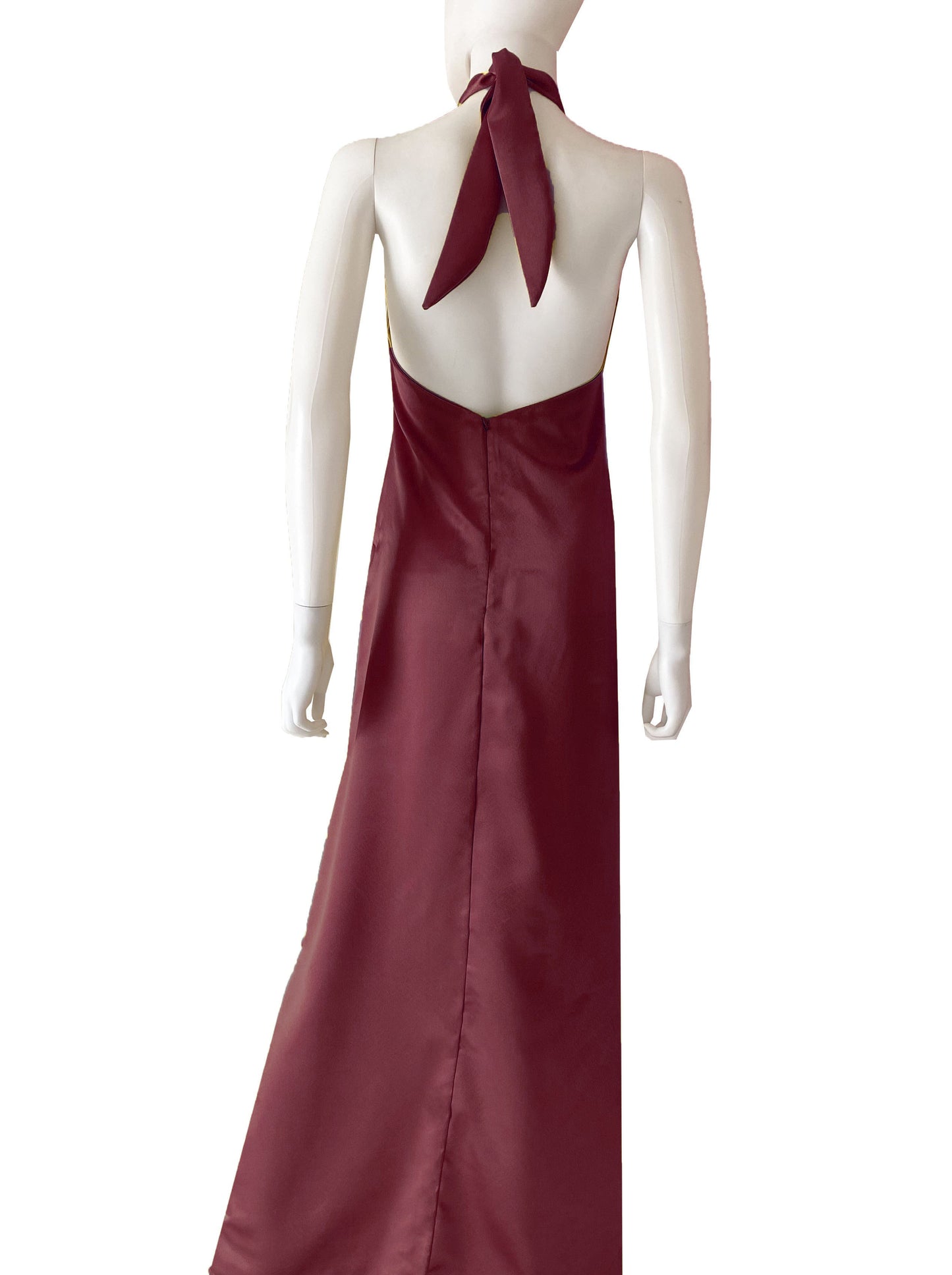 Vestido halter satén tinto.