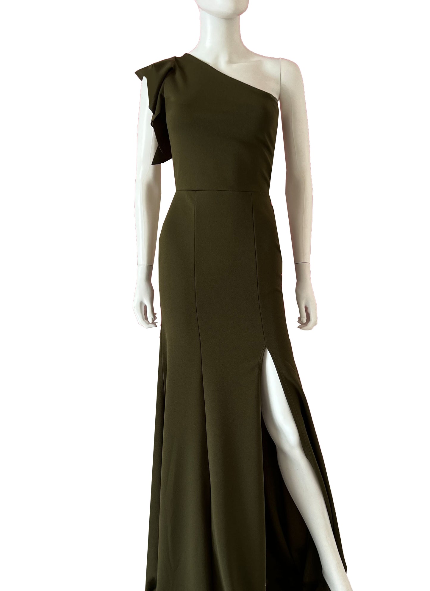 Vestido con olán en un hombro verde.