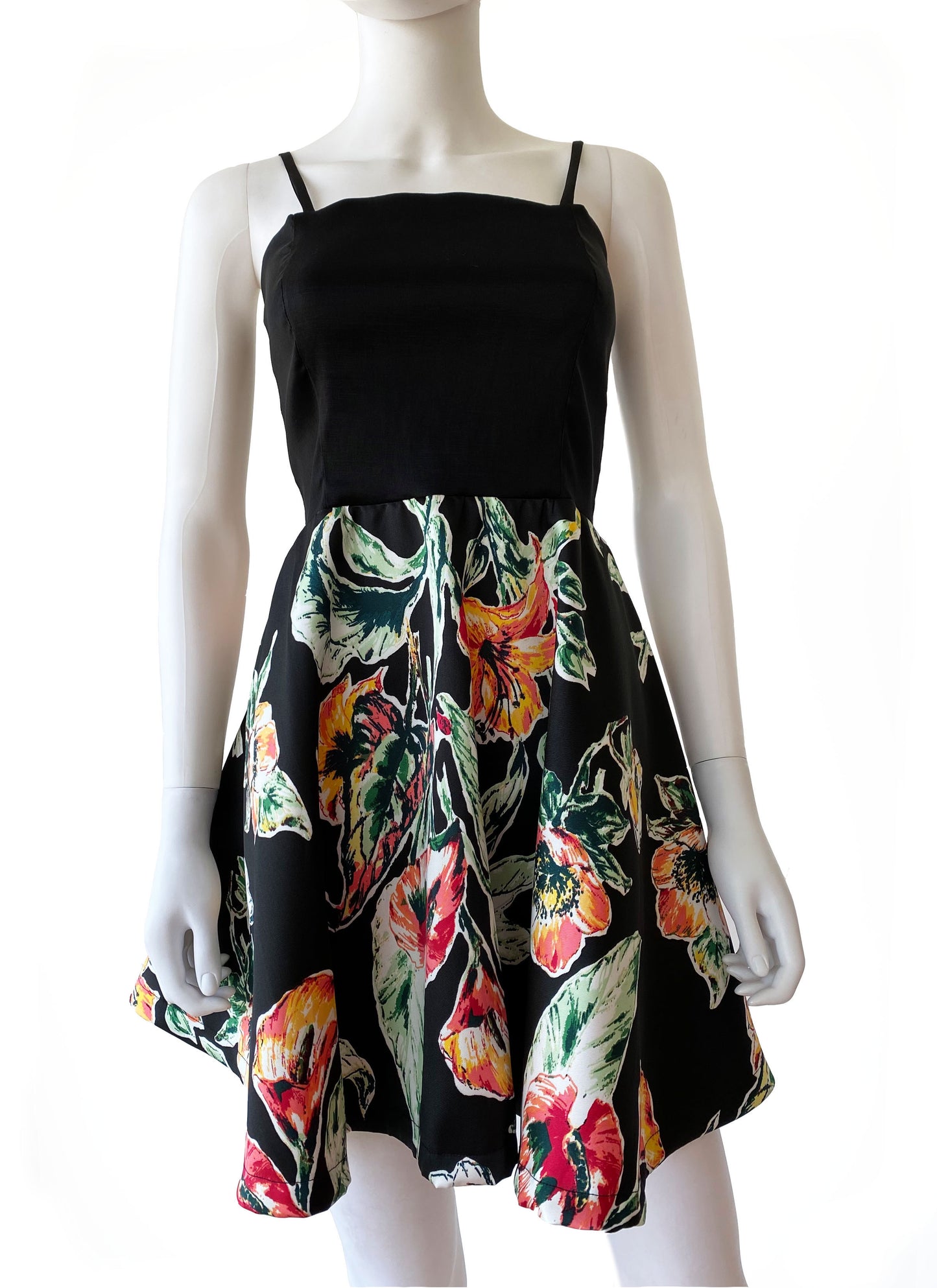 Vestido tafeta floral.