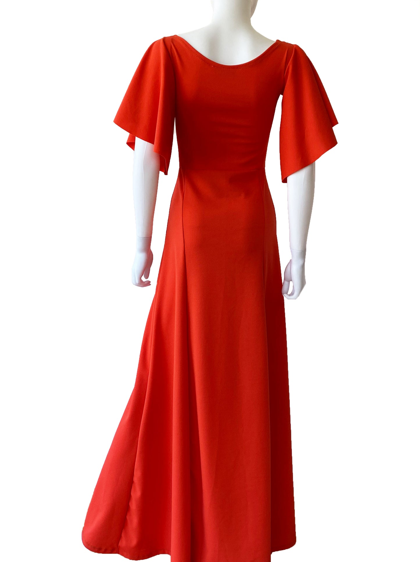 Vestido cuadrado manga mariposa naranja.