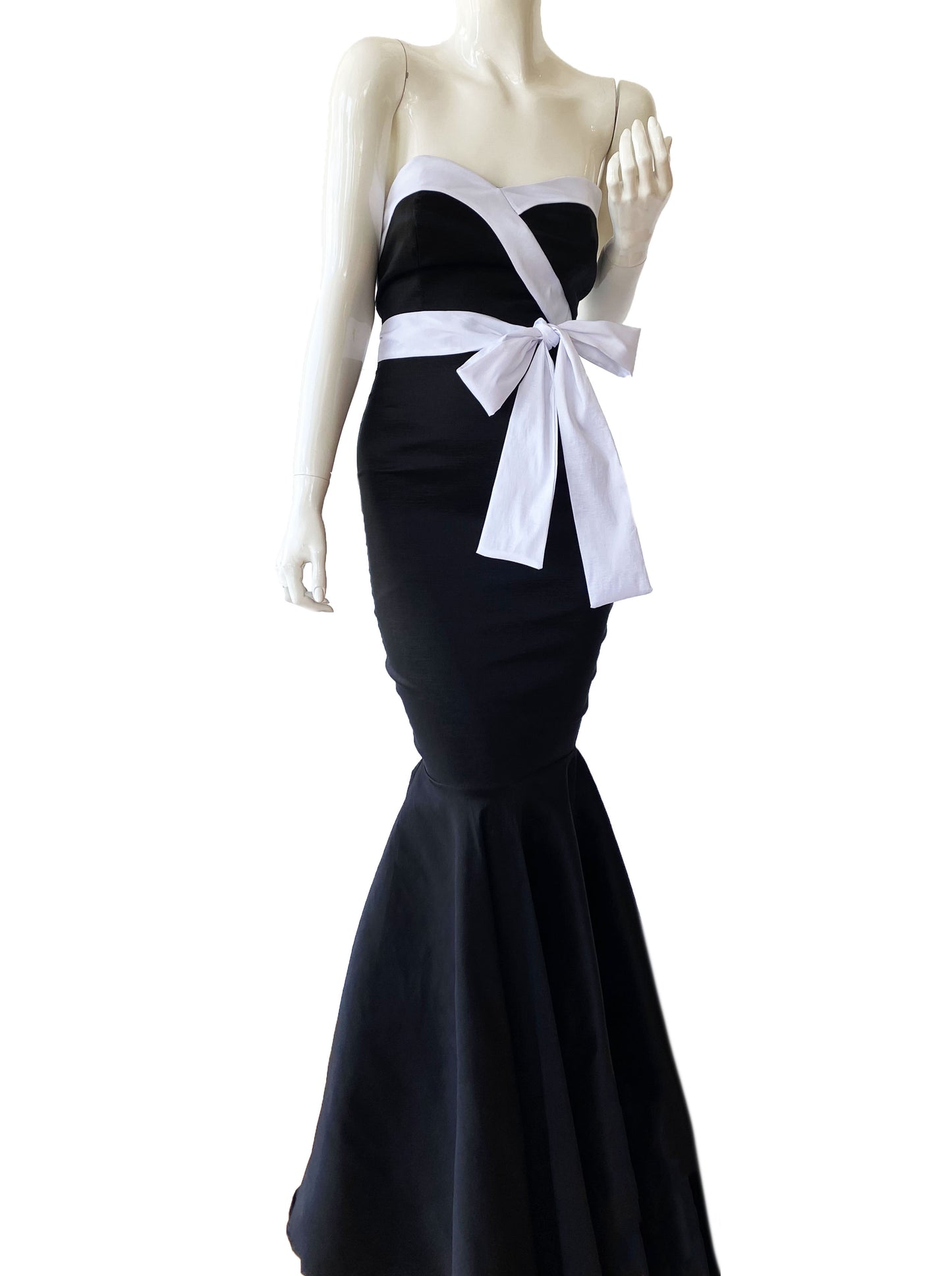 Vestido sirena B&W.
