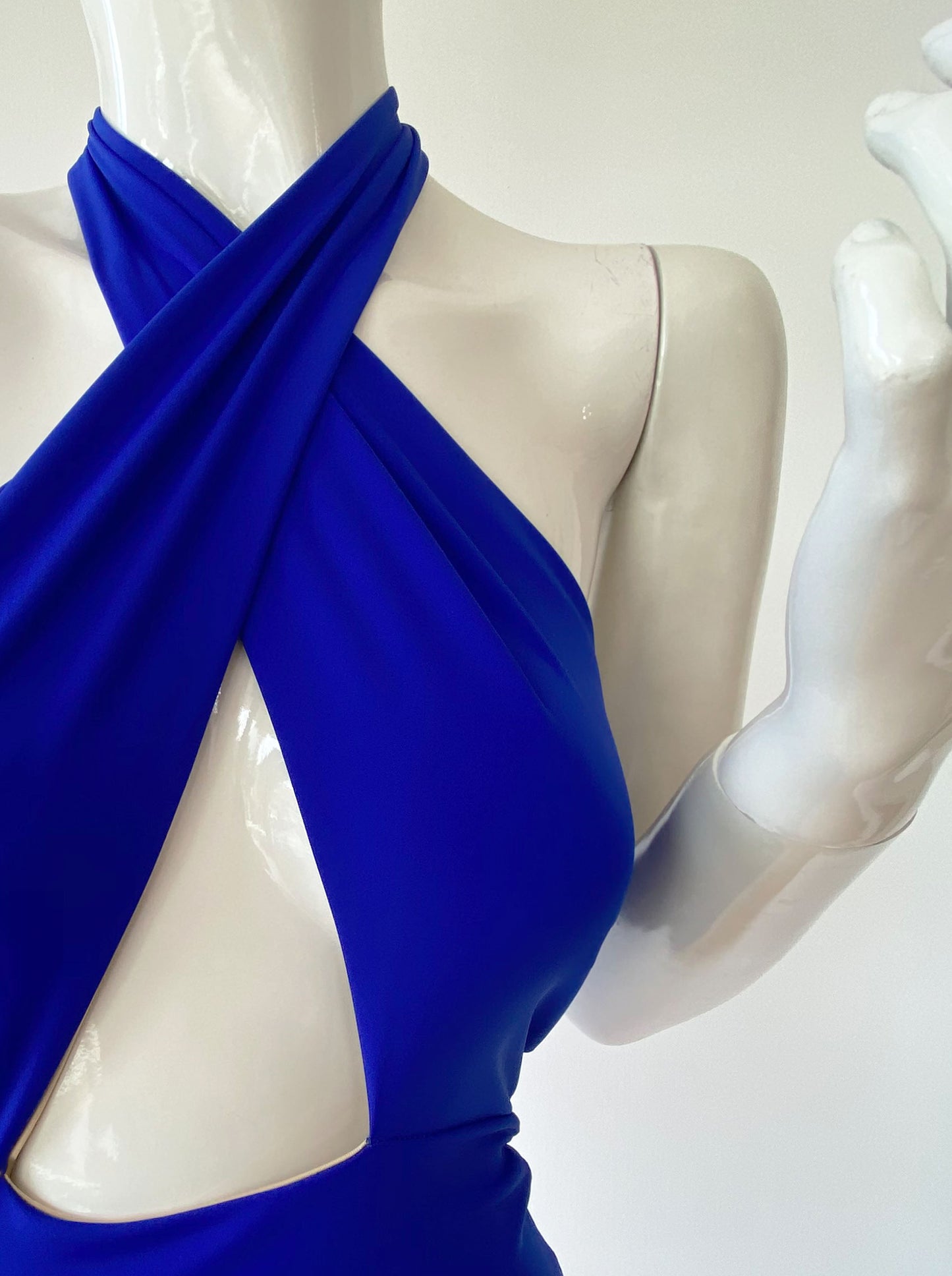 Monokini cruzado azul rey.