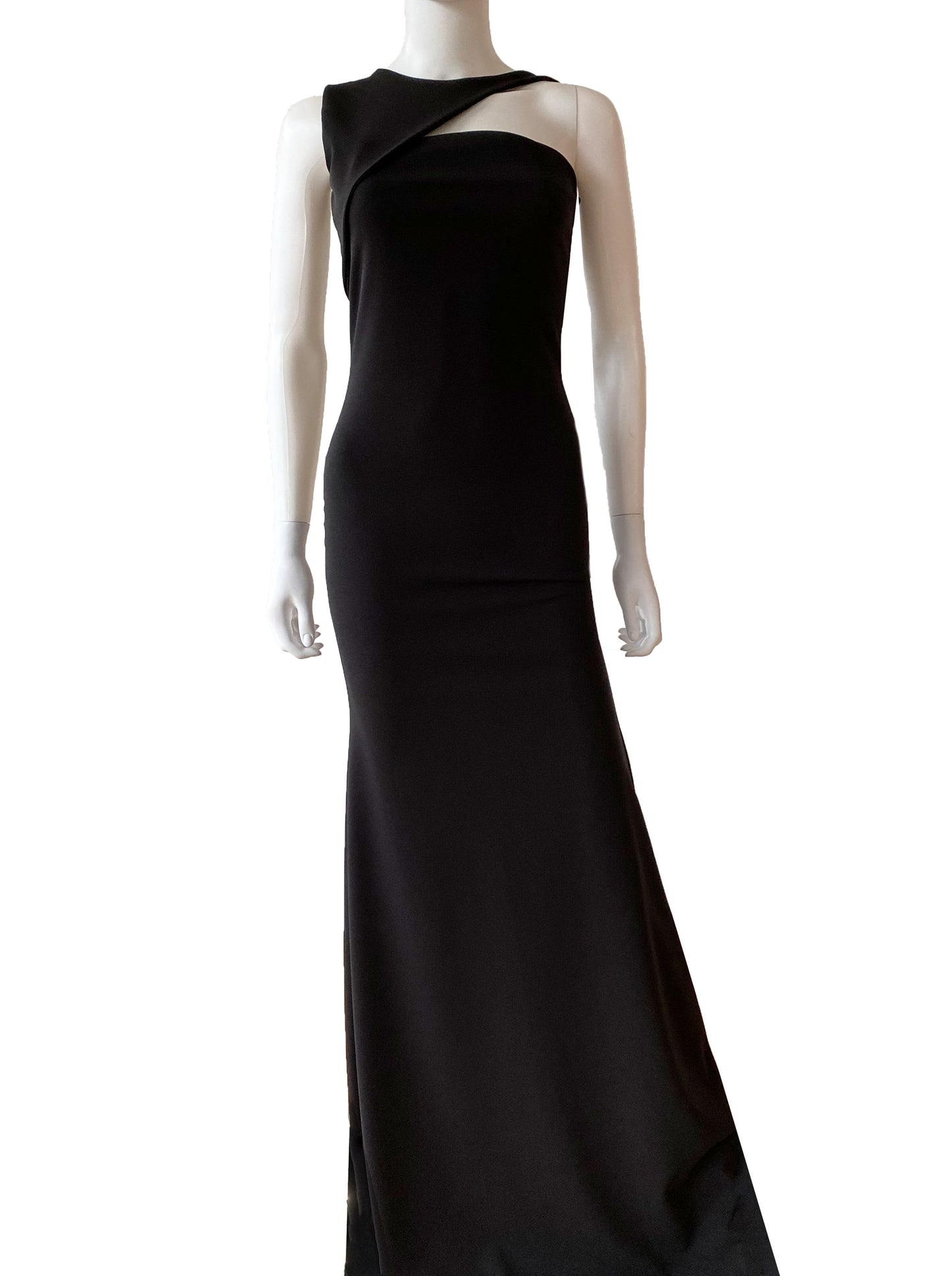 Vestido asimétrico negro.