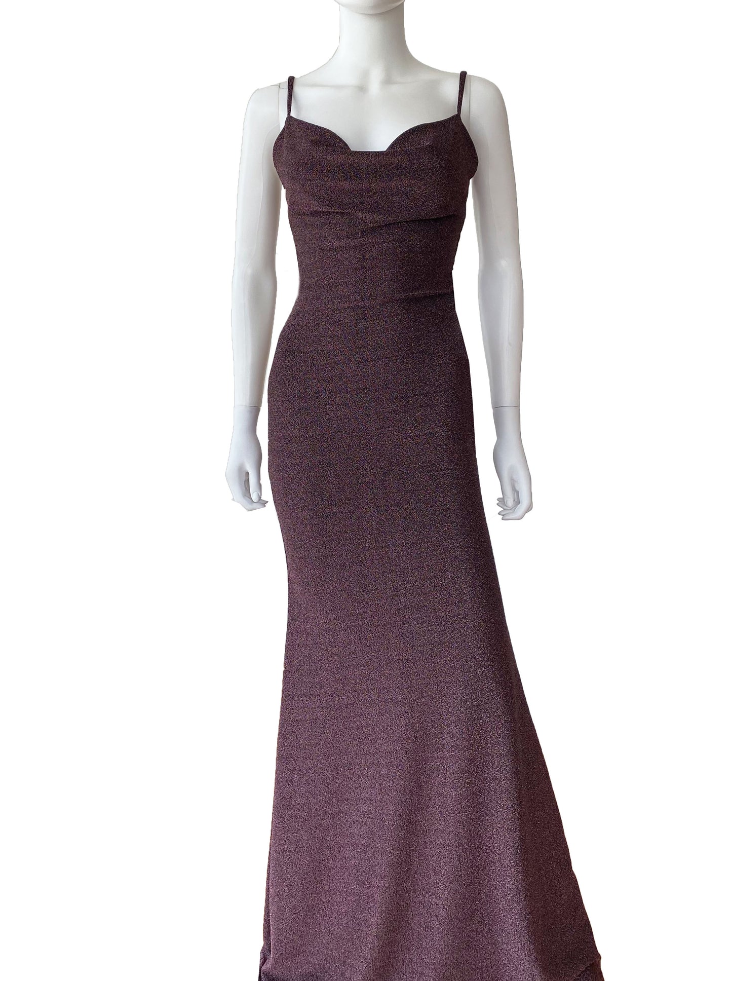 Vestido escote caído rosa.