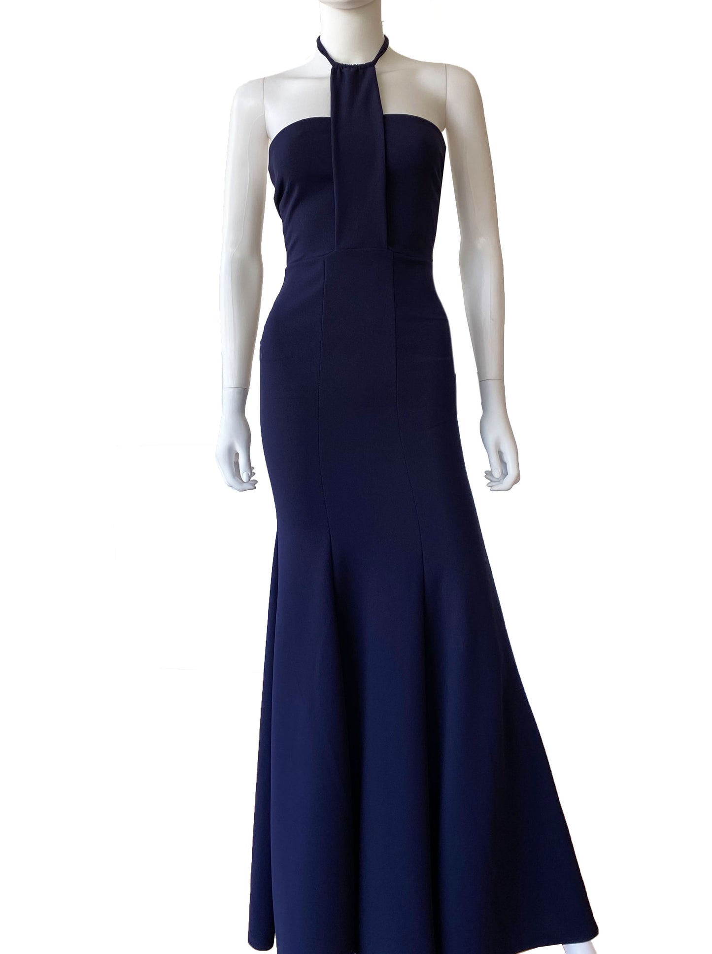 Vestido pieza halter azul marino.