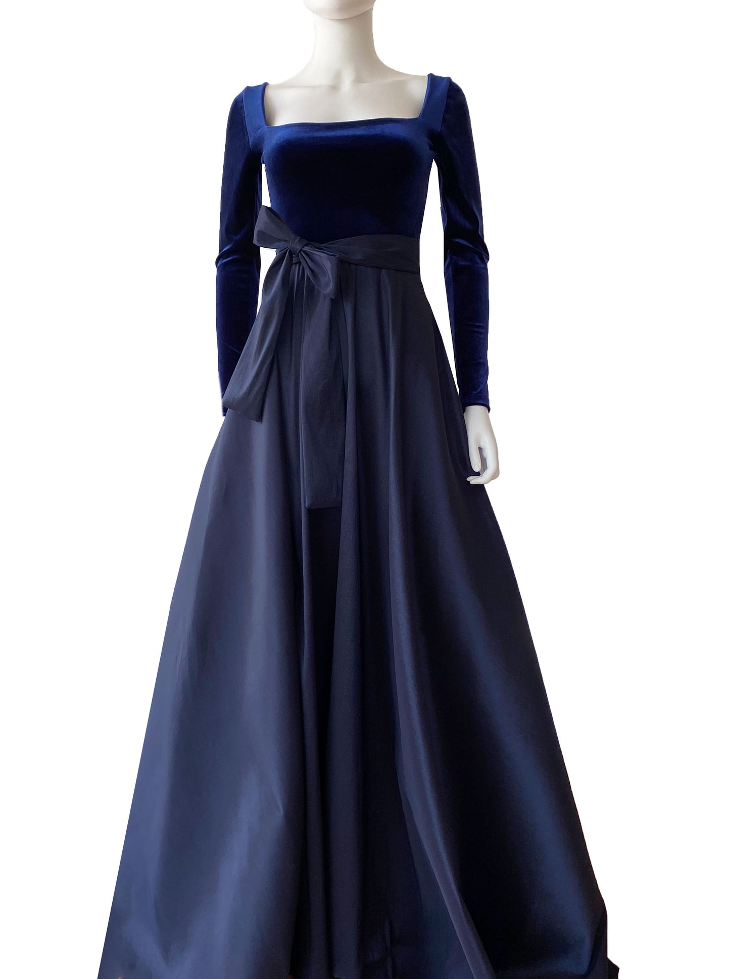 Vestido velvet tafeta azul marino.