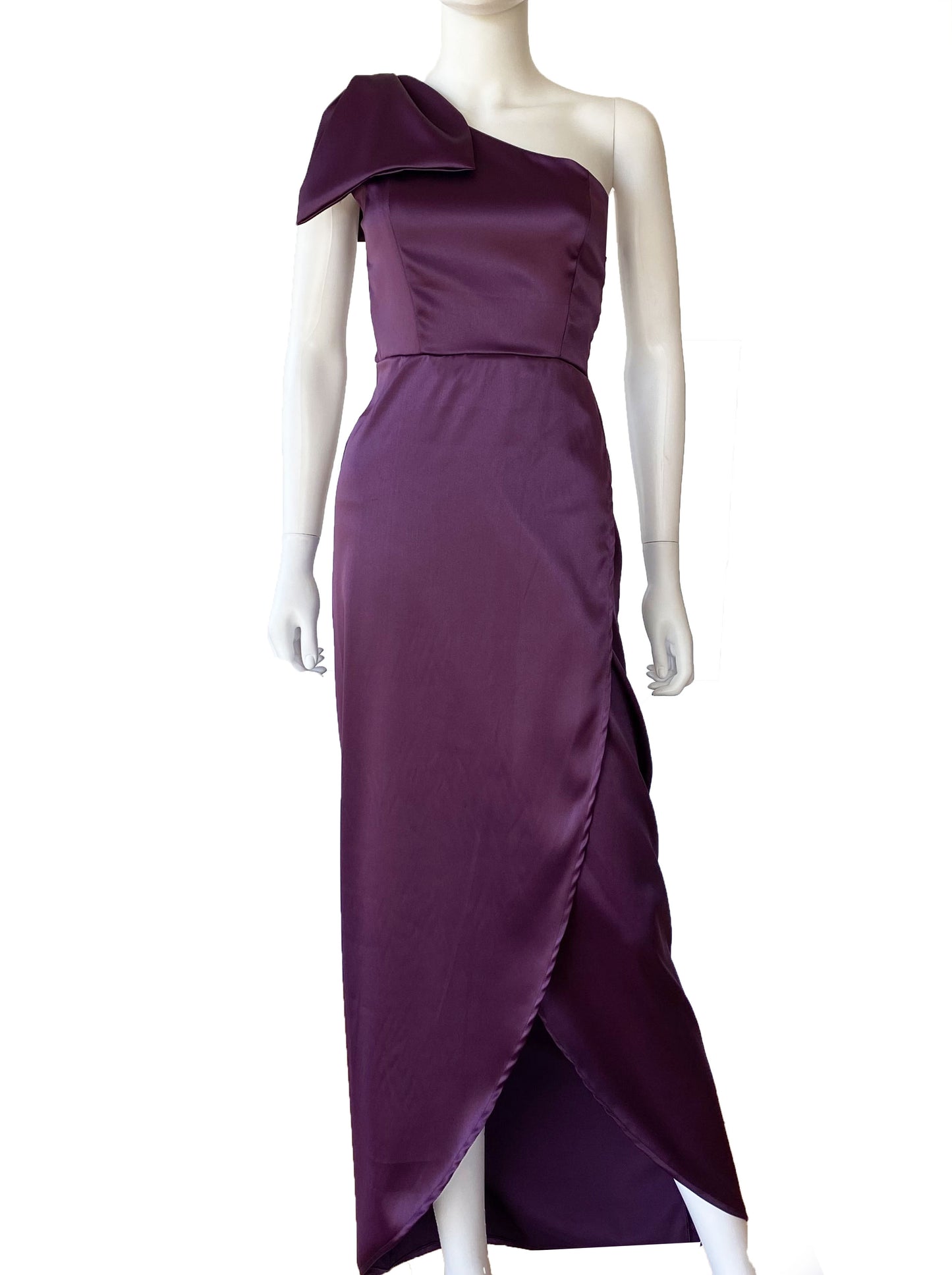 Vestido moño falda tulipán morado.