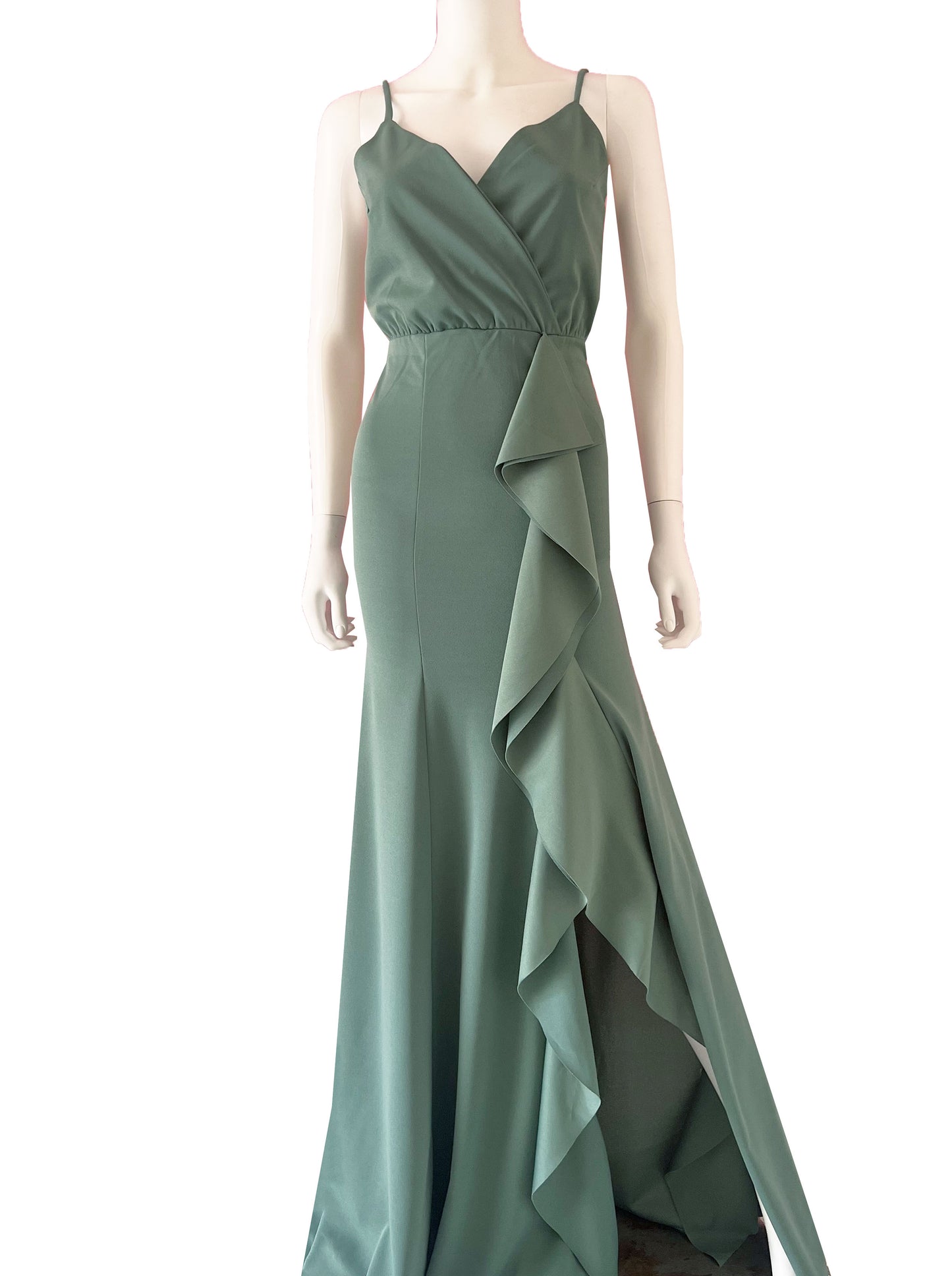 Vestido tirante volantes verde olivo.