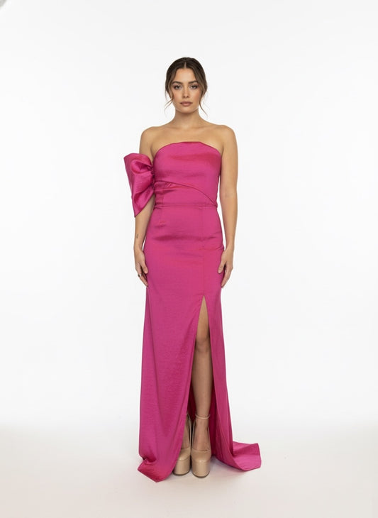 Vestido moño en un brazo rosa