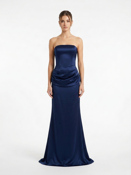 Vestido strapless con detalle en cadera azul marino