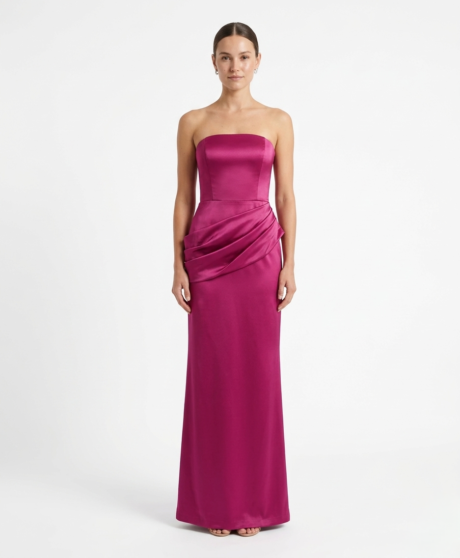 Vestido strapless con detalle en cadera Rosa sangría