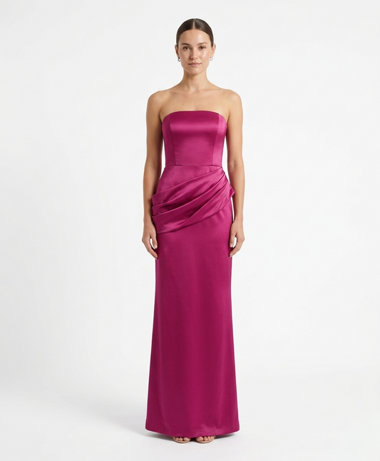 Vestido strapless con detalle en cadera Rosa sangría