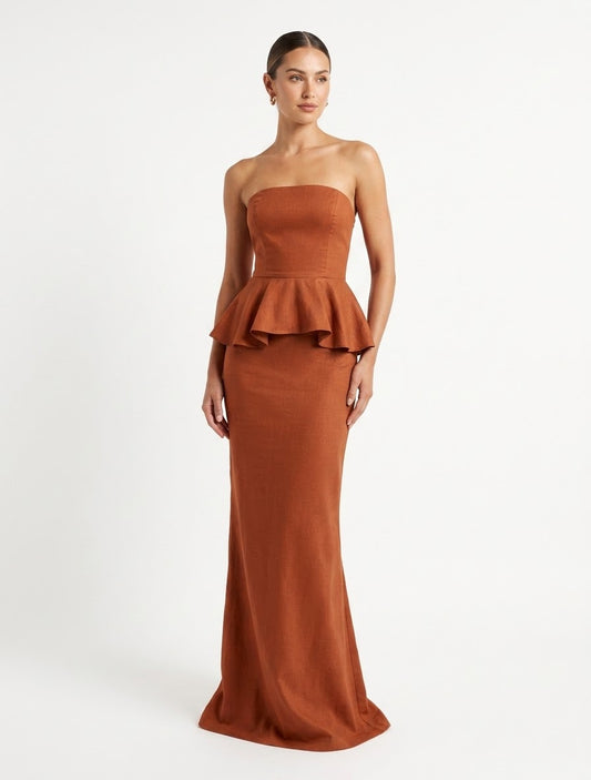 Vestido peplum strapless terracota
