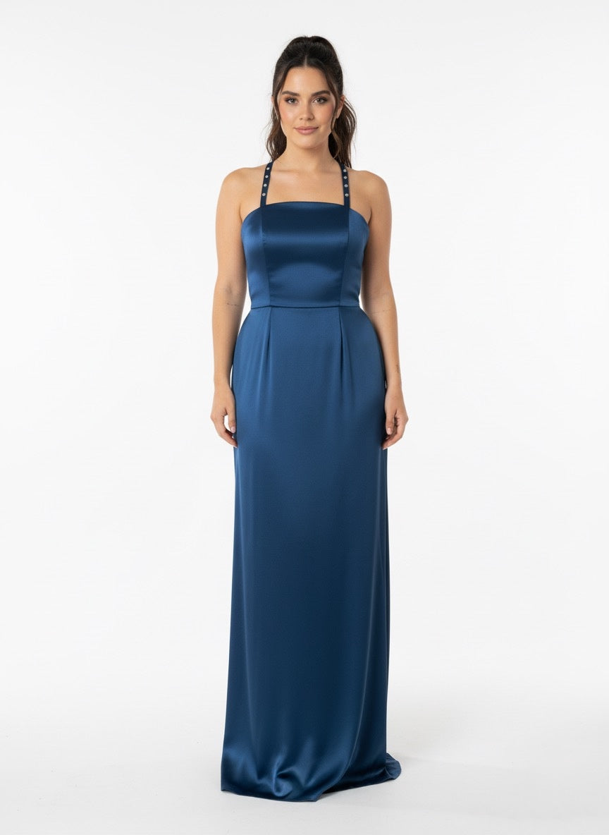 Vestido straps con perlas azul petróleo.