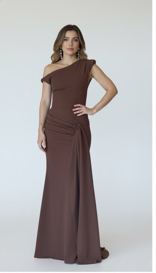 Vestido hombro caído plisado café