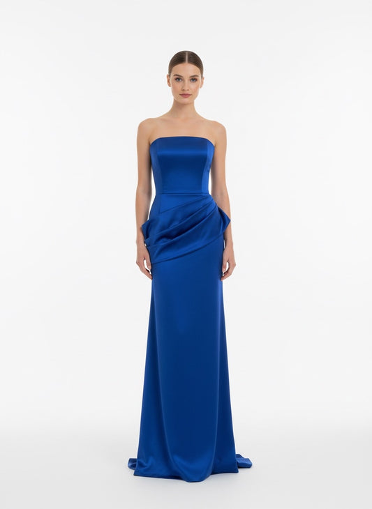 Vestido strapless con detalle en cadera azul rey