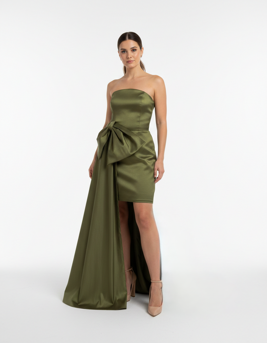 Vestido mini con cauda olivo