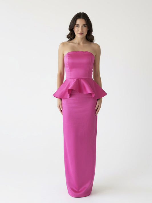 Vestido peplum strapless rosa.