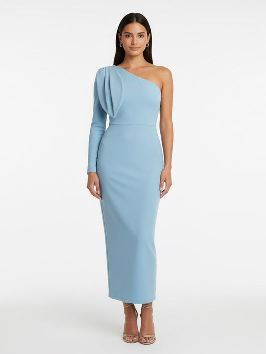 Vestido pétalo azul claro.