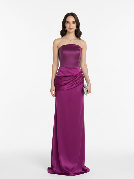 Vestido strapless con detalle en cadera buga