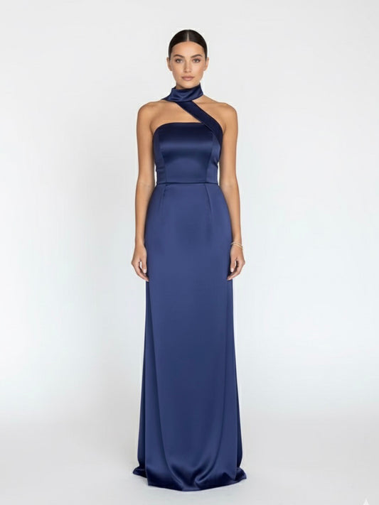Vestido banda en cuello azul marino