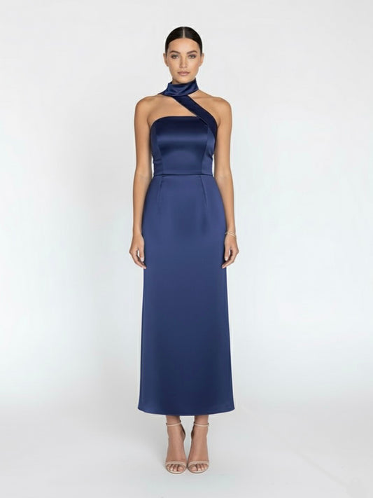 Vestido  banda en cuello azul marino