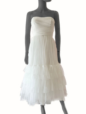 Vestido midi tul falda amplia blanco.