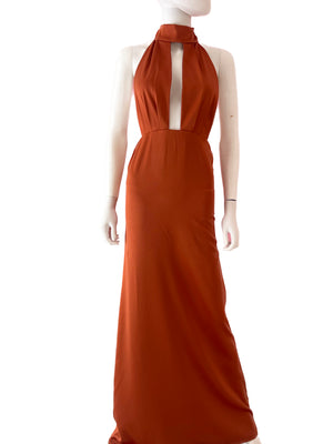 Vestido halter satén escote terracota